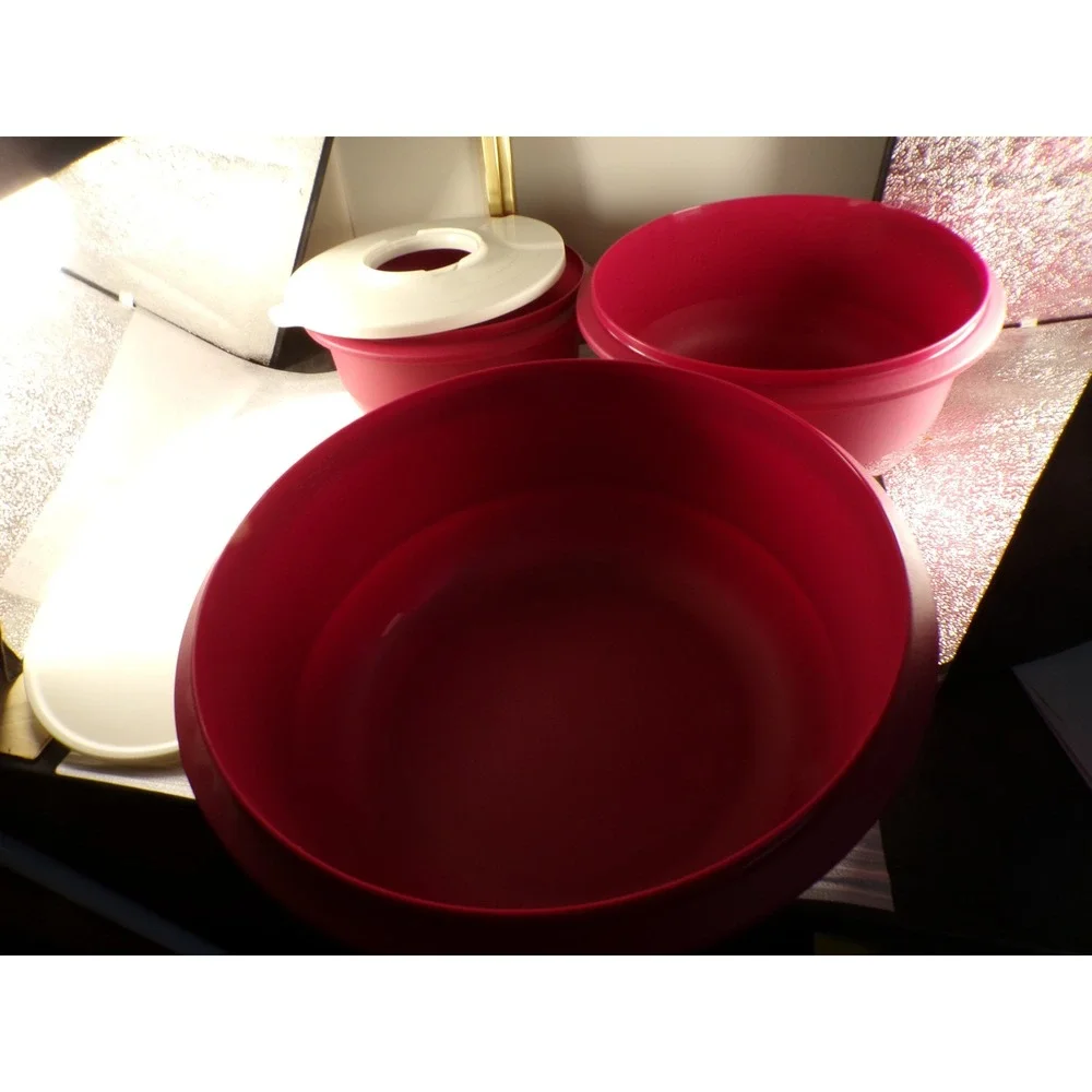 Tupperware Wonderlier Nesting Bowl Set 3 Fuchsia Pink Cream Lids Food Storage
